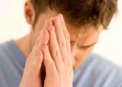 Hẹp bao quy đầu có bị vô sinh không? Có sinh con được không