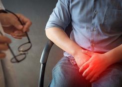 Hẹp bao quy đầu và mọc mụn nam giới nên làm gì?