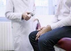 5 nguyên nhân bao quy đầu nổi mụn trắng | Cách điều trị hiệu quả